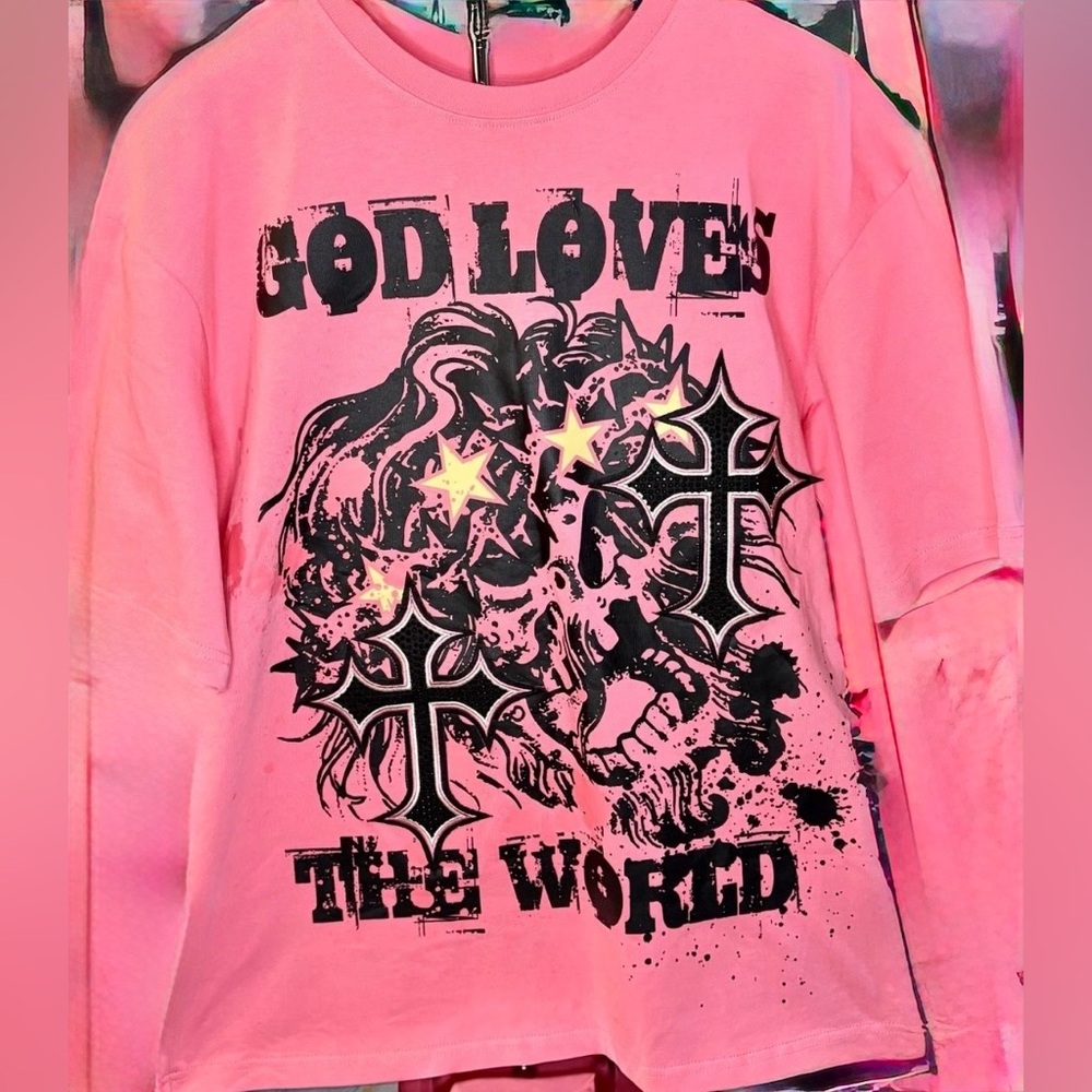 Watson saint God Loves The World Pink Graphic Tee size Small